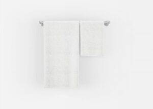 Frisk håndklæde hængt op efter tørring