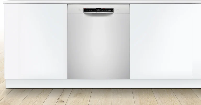 Bosch Serie 6 Opvaskemaskine med PerfectDry installeret i et køkken